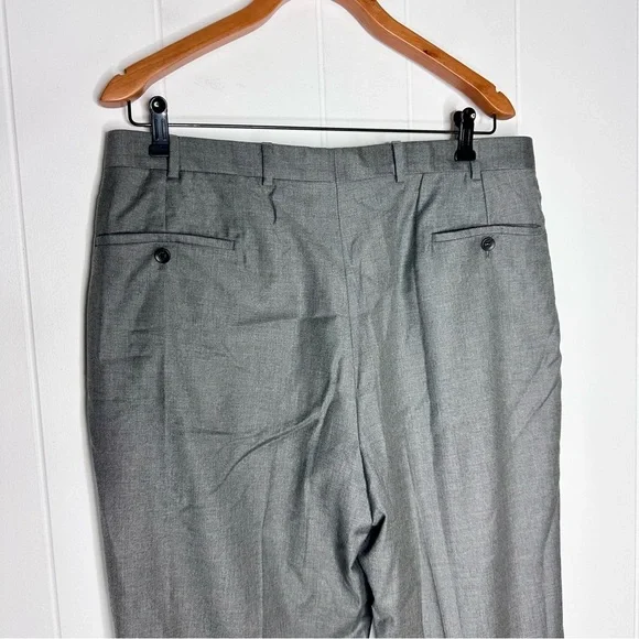 Samuelsohn Comfort Waist Super 110’s Pleated Wool Dress Pants - Picture 11 of 12